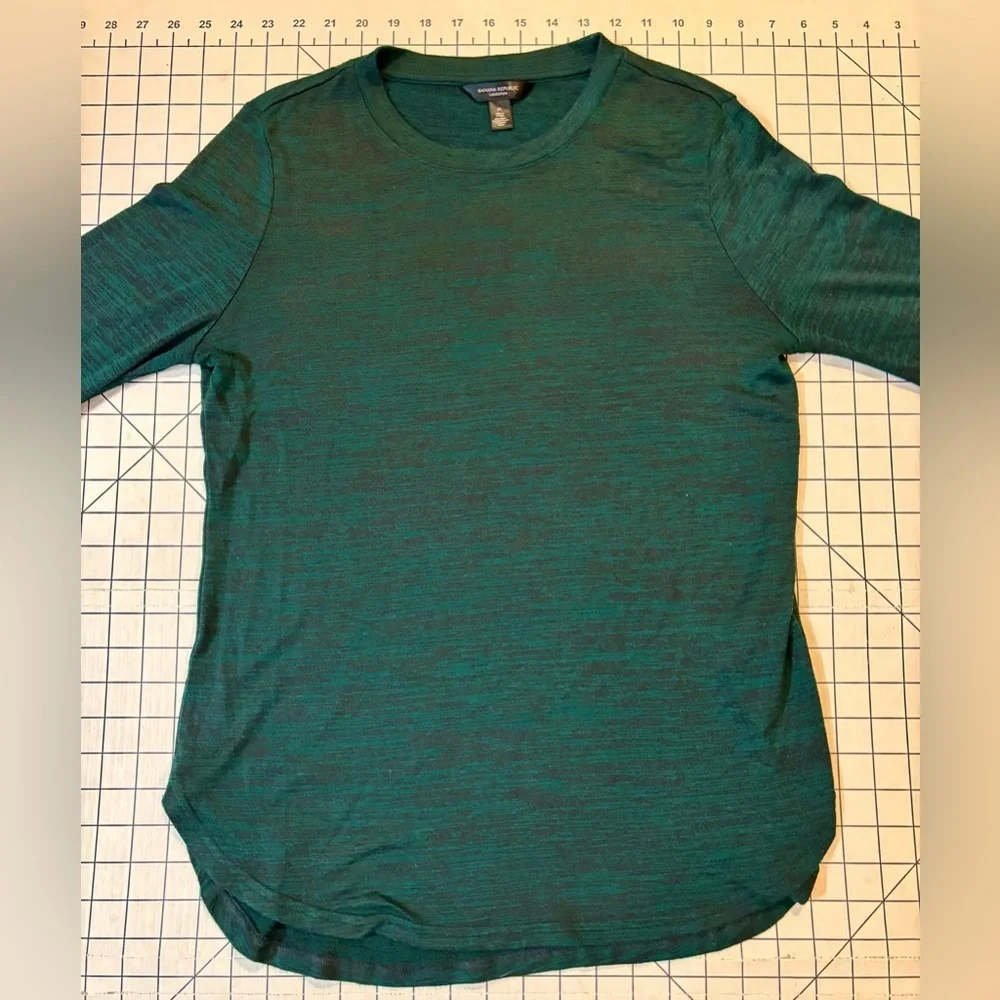 Banana Republic Men’s Size Medium Green/Black Luxspun Long Sleeve Shirt‎
